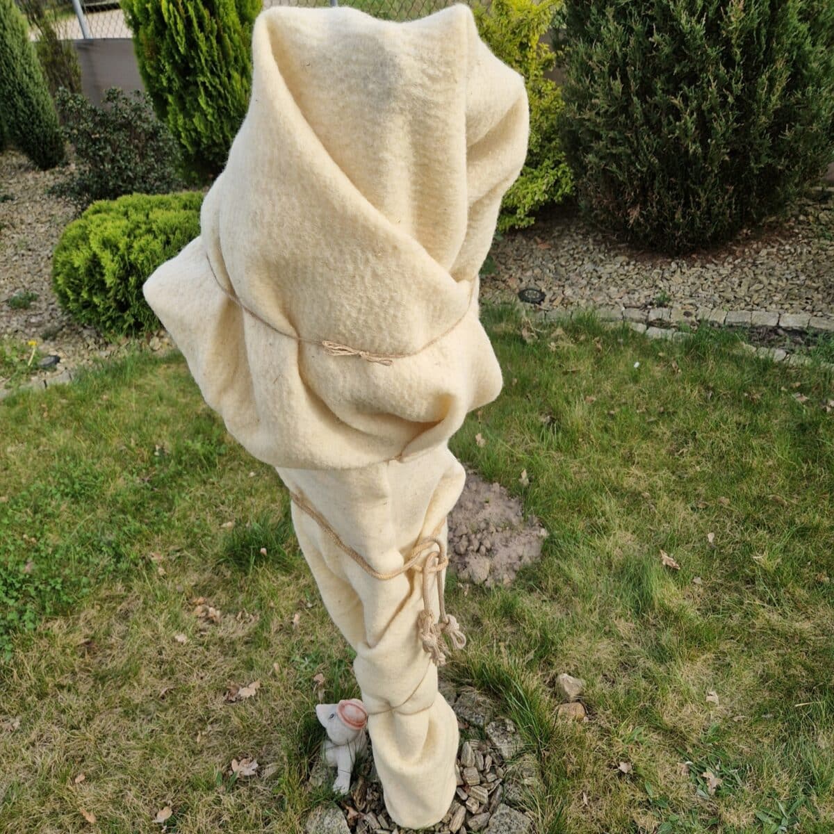 Material biotextil antiîngheț din 100% lână de oaie, 188 g/m² Material biotextil antiîngheț din 100% lână de oaie, 188 g/m²